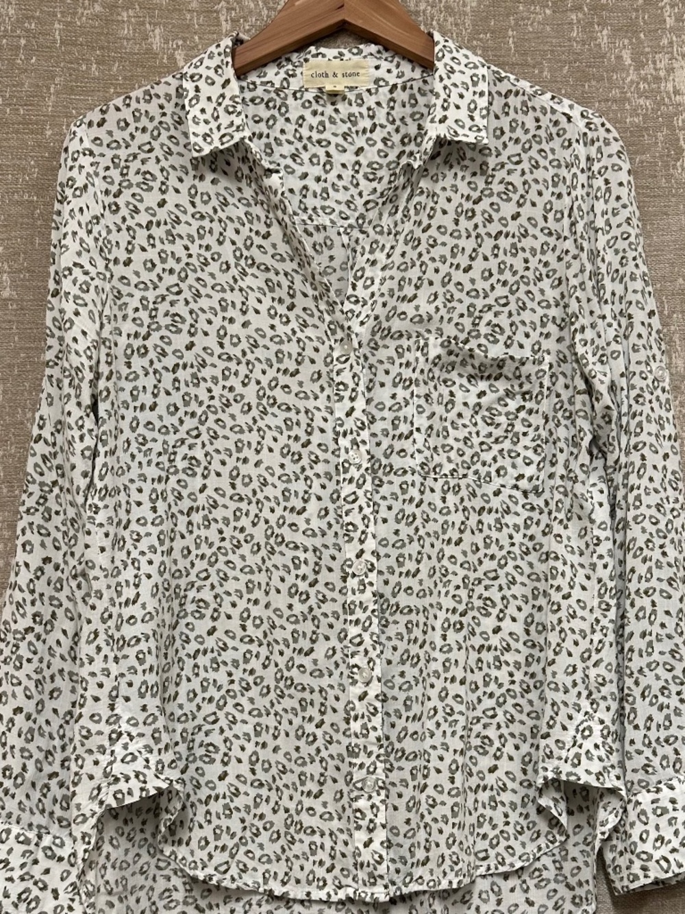 Cloth and Stone Button up shirt Anthropologie leopard